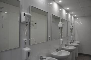 Кровать в общем номере с 2 кроватями в  Z-Hostel